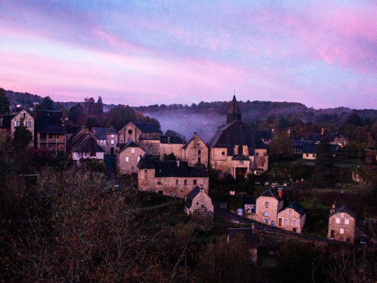 Treignac Vue Sur La Vezere Bed & Breakfast エクステリア 写真